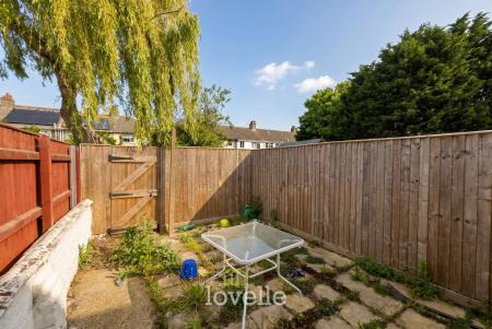 2 bedroom Terraced House for sale in Douglas Road, Cleethorpes, DN35