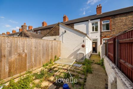 2 bedroom Terraced House for sale in Douglas Road, Cleethorpes, DN35