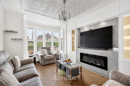 4 bedroom Semi-detached house for sale in Queen Mary Avenue, Cleethorpes, DN35
