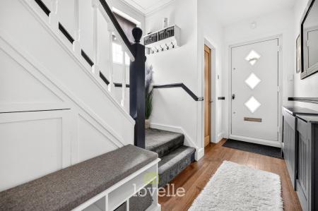 4 bedroom Semi-detached house for sale in Queen Mary Avenue, Cleethorpes, DN35