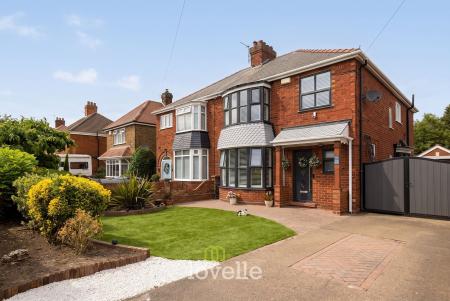 4 bedroom Semi-detached house for sale in Queen Mary Avenue, Cleethorpes, DN35