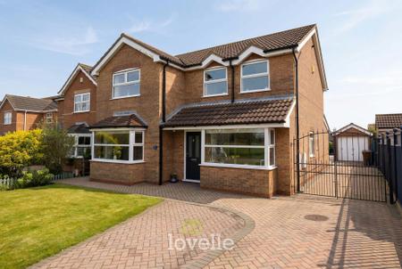4 bedroom Detached house for sale in Berkeley Road, Cleethorpes, DN35