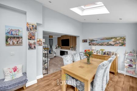 4 bedroom Detached house for sale in Berkeley Road, Cleethorpes, DN35