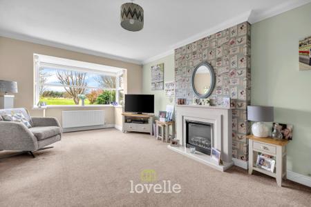 4 bedroom Detached house for sale in Berkeley Road, Cleethorpes, DN35