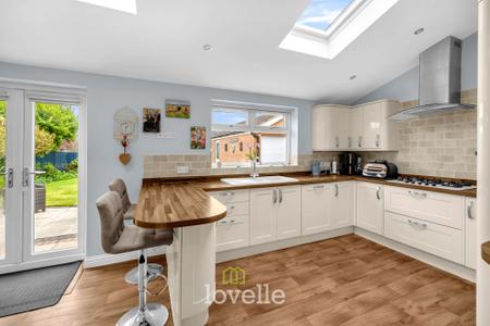 4 bedroom Detached house for sale in Berkeley Road, Cleethorpes, DN35