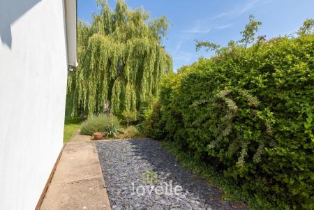 4 bedroom Detached bungalow for sale in Humberston Avenue, Humberston, DN36
