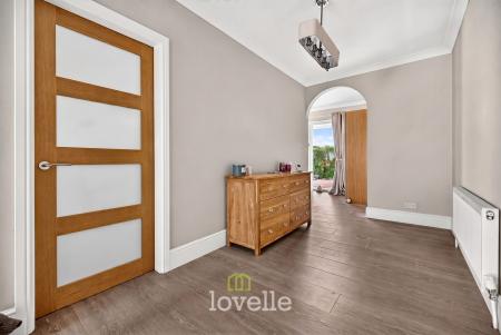 4 bedroom Detached bungalow for sale in Humberston Avenue, Humberston, DN36
