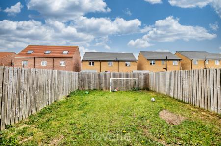 3 bedroom Semi-detached house for sale in Heathland Way, Humberston, DN36