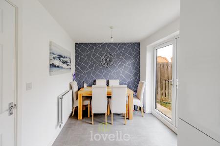 3 bedroom Semi-detached house for sale in Heathland Way, Humberston, DN36
