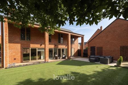 4 bedroom Detached house for sale in The Birches, Humberston, DN36