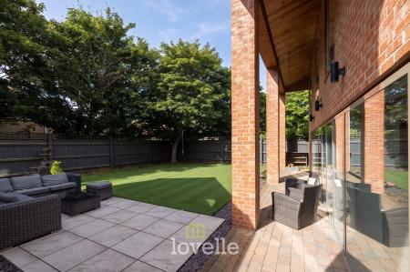 4 bedroom Detached house for sale in The Birches, Humberston, DN36