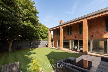 4 bedroom Detached house for sale in The Birches, Humberston, DN36