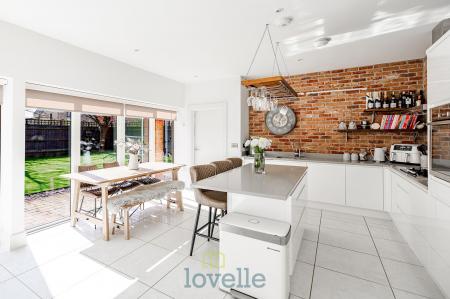 4 bedroom Detached house for sale in The Birches, Humberston, DN36