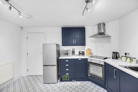4 bedroom End of terrace house for sale in Thrunscoe Road, Cleethorpes, DN35
