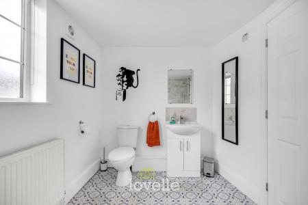 4 bedroom End of terrace house for sale in Thrunscoe Road, Cleethorpes, DN35