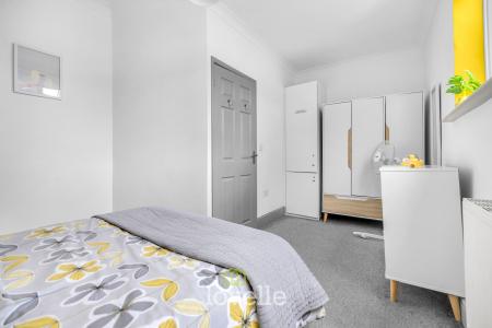 4 bedroom End of terrace house for sale in Thrunscoe Road, Cleethorpes, DN35