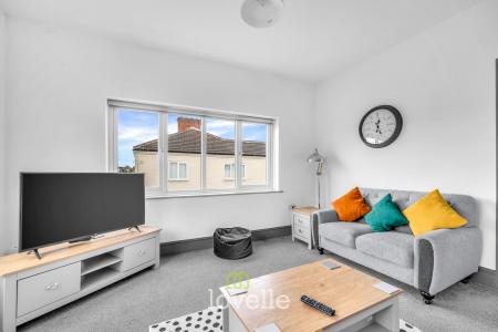 4 bedroom End of terrace house for sale in Thrunscoe Road, Cleethorpes, DN35