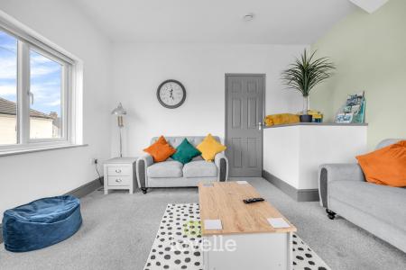 4 bedroom End of terrace house for sale in Thrunscoe Road, Cleethorpes, DN35