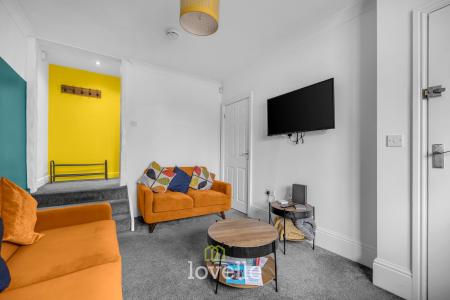 4 bedroom End of terrace house for sale in Thrunscoe Road, Cleethorpes, DN35