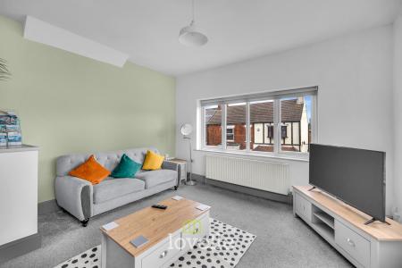 4 bedroom End of terrace house for sale in Thrunscoe Road, Cleethorpes, DN35