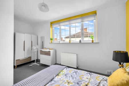 4 bedroom End of terrace house for sale in Thrunscoe Road, Cleethorpes, DN35