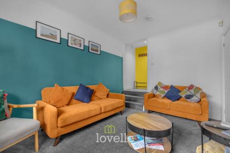 4 bedroom End of terrace house for sale in Thrunscoe Road, Cleethorpes, DN35