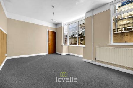 4 bedroom Terraced House for sale in Clee Road, Cleethorpes, DN35