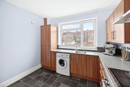 4 bedroom Terraced House for sale in Clee Road, Cleethorpes, DN35