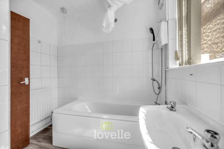 4 bedroom Terraced House for sale in Clee Road, Cleethorpes, DN35