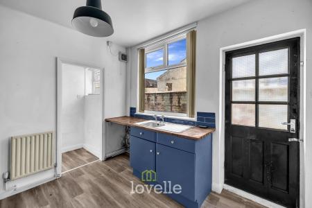 4 bedroom Terraced House for sale in Clee Road, Cleethorpes, DN35
