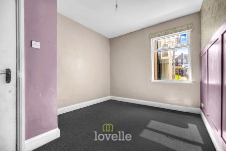 4 bedroom Terraced House for sale in Clee Road, Cleethorpes, DN35