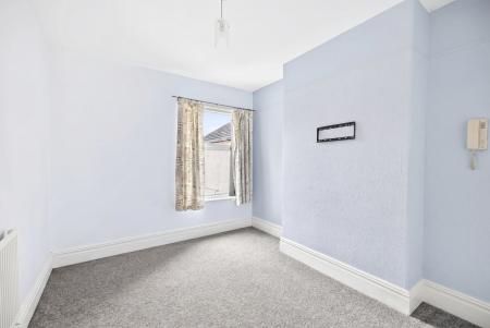 4 bedroom Terraced House for sale in Clee Road, Cleethorpes, DN35