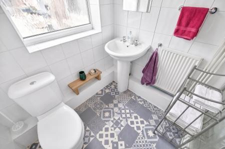 4 bedroom Terraced House for sale in Clee Road, Cleethorpes, DN35