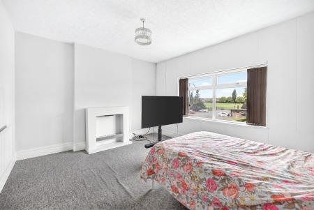 4 bedroom Terraced House for sale in Clee Road, Cleethorpes, DN35