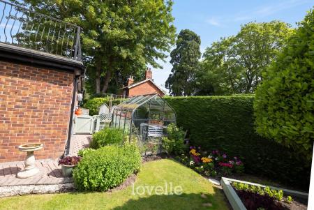 4 bedroom Detached house for sale in Main Street, Fulstow, LN11