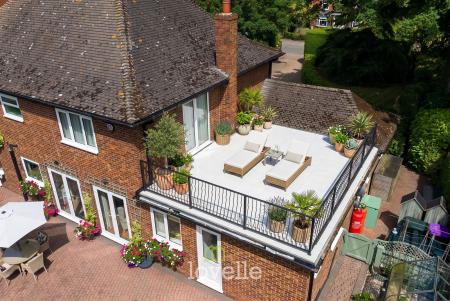 4 bedroom Detached house for sale in Main Street, Fulstow, LN11