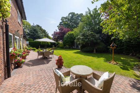 4 bedroom Detached house for sale in Main Street, Fulstow, LN11