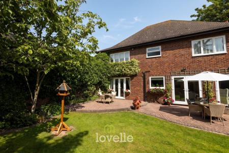 4 bedroom Detached house for sale in Main Street, Fulstow, LN11