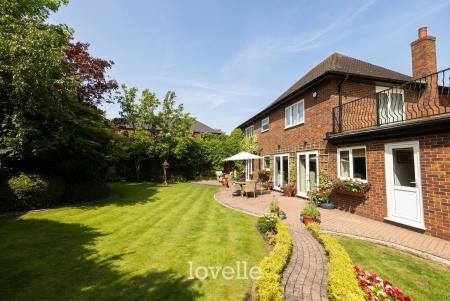 4 bedroom Detached house for sale in Main Street, Fulstow, LN11