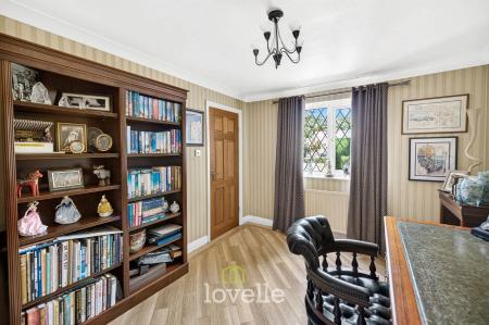 4 bedroom Detached house for sale in Main Street, Fulstow, LN11