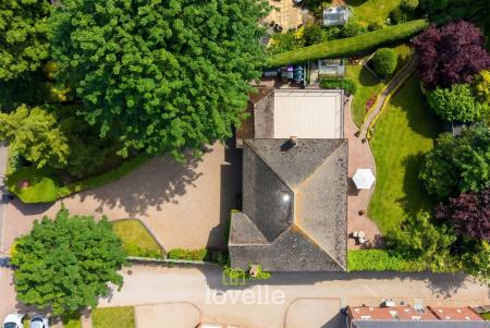 4 bedroom Detached house for sale in Main Street, Fulstow, LN11