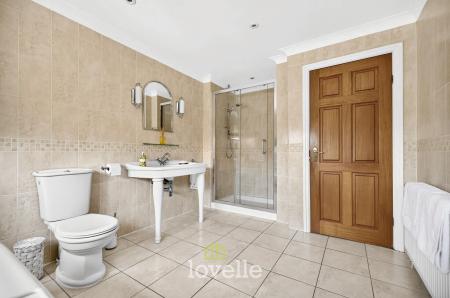 4 bedroom Detached house for sale in Main Street, Fulstow, LN11