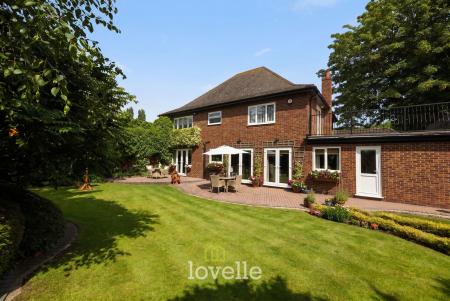 4 bedroom Detached house for sale in Main Street, Fulstow, LN11