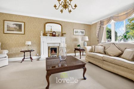 4 bedroom Detached house for sale in Main Street, Fulstow, LN11