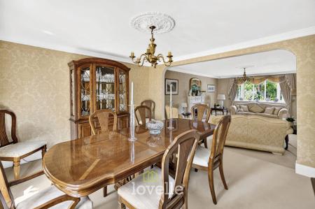 4 bedroom Detached house for sale in Main Street, Fulstow, LN11