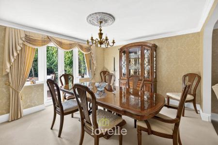 4 bedroom Detached house for sale in Main Street, Fulstow, LN11