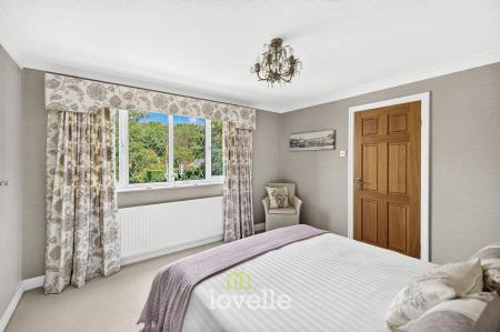 4 bedroom Detached house for sale in Main Street, Fulstow, LN11