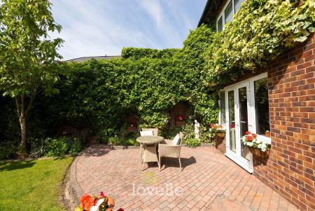 4 bedroom Detached house for sale in Main Street, Fulstow, LN11