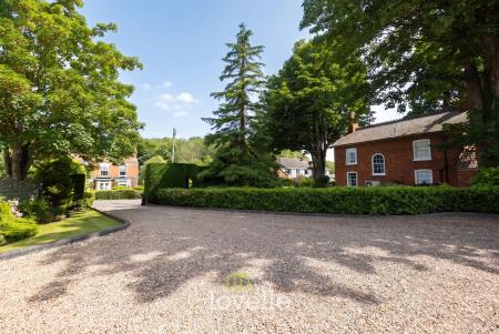 4 bedroom Detached house for sale in Main Street, Fulstow, LN11