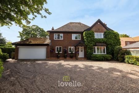 4 bedroom Detached house for sale in Main Street, Fulstow, LN11